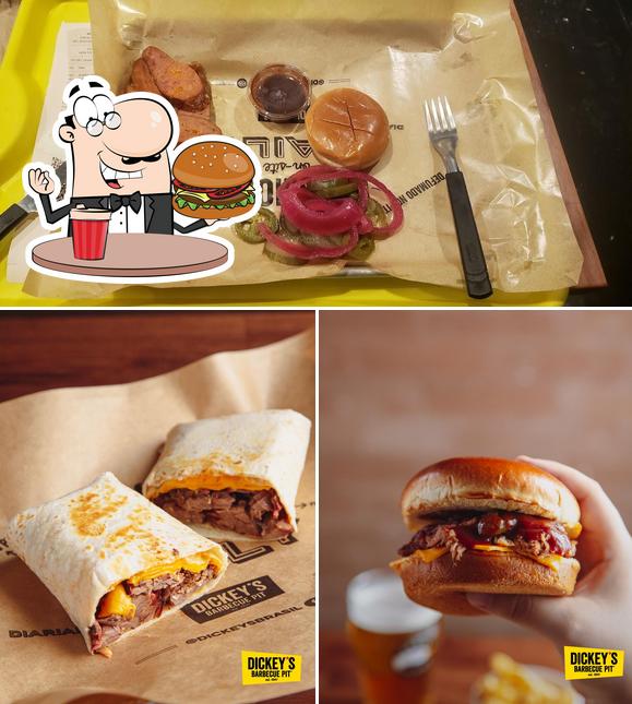 Peça um hambúrguer no Dickey's Barbecue Pit Brasil