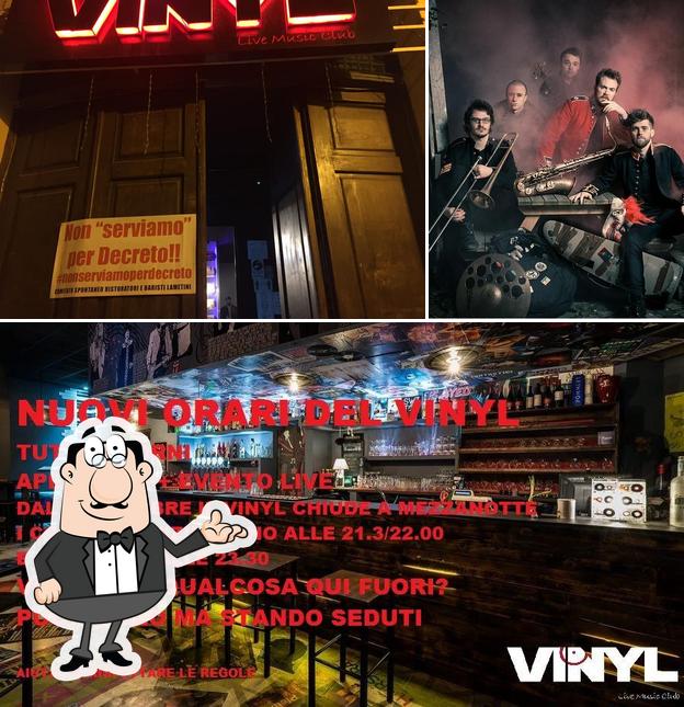 Внутреннее оформление и барная стойка в Vinyl - Live Music Club