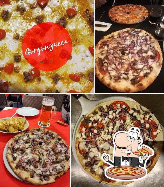 Scegli tra le svariate varianti di pizza