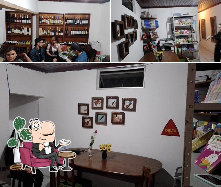 Veja imagens do interior do Jurema Brasil - Livraria, Café & Vinho