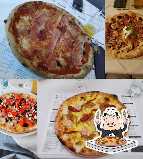 Scegli una pizza a Pizzeria La Piazzetta