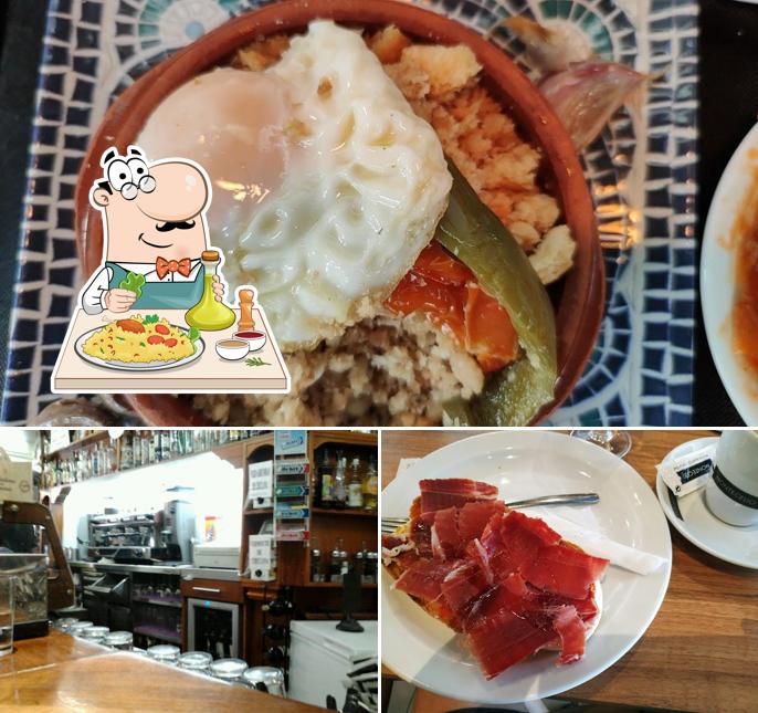 Снимок, на котором видны еда и барная стойка в Restaurante Salón Romero