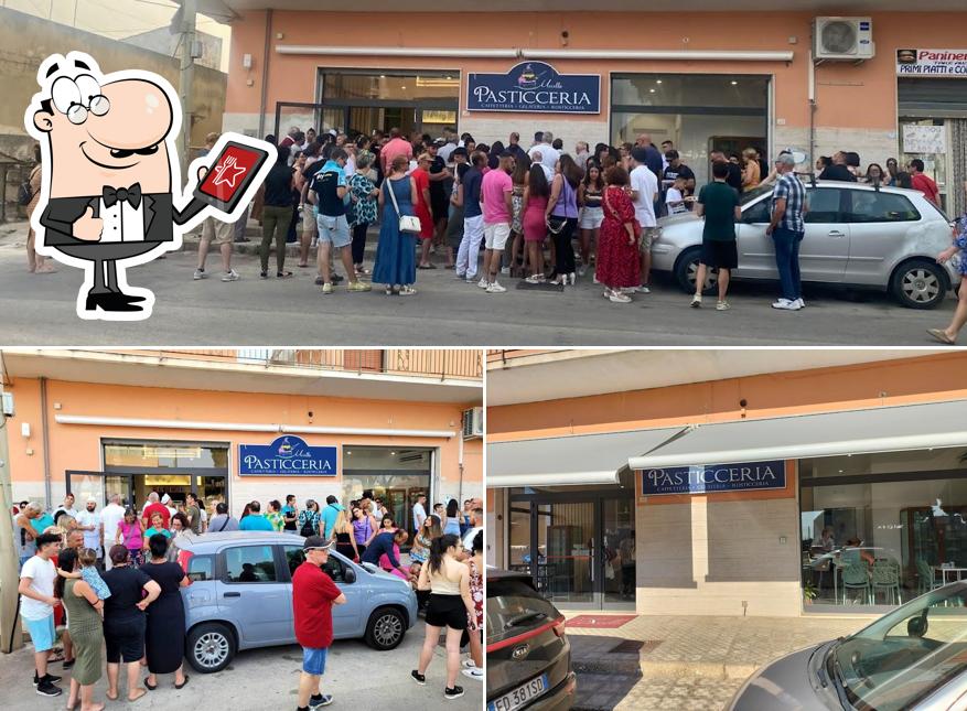 Gli esterni di Pasticceria Uccello a Siracusa #Bar #Centro Colazioni #Gelateria #Rosticceria #Catering