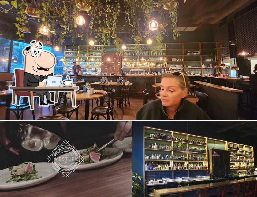 La photo de la intérieur et comptoir de bar concernant Westley - Artisans restaurateurs