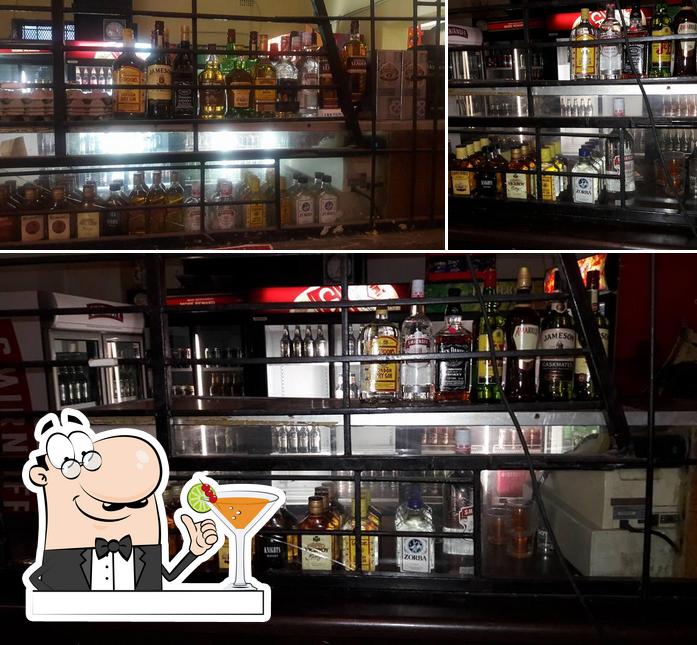 Voici l’image indiquant la boire et comptoir de bar sur Bobo's Fast Food And lounge club