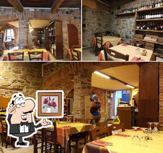 Gli interni di Enoteca L'Osteria di Cecchi e Valentini