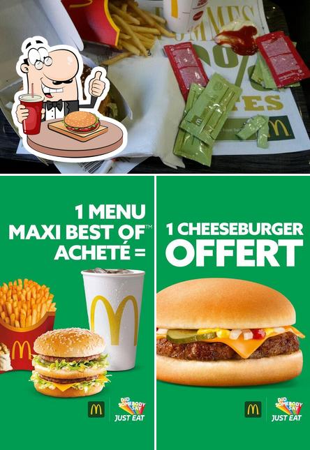 Commandez un hamburger à McDonald's