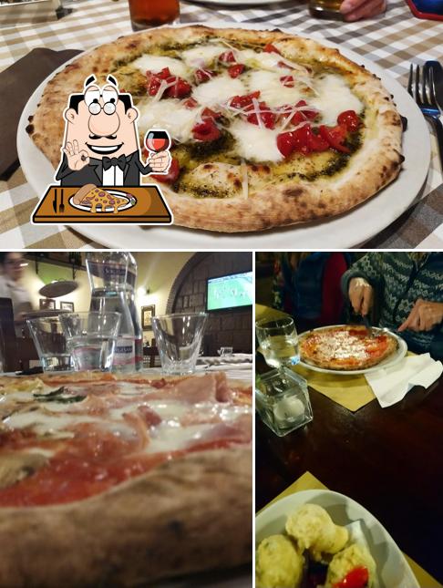 Scegli una pizza a Ristorante Pizzeria Plaza