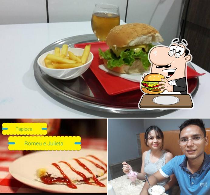 Experimente um hambúrguer no Restaurante e Tapiocaria cardoso