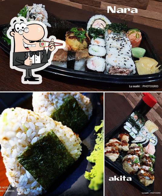 Rolos de sushi são oferecidos por Lu Sushi Bar & Delivery