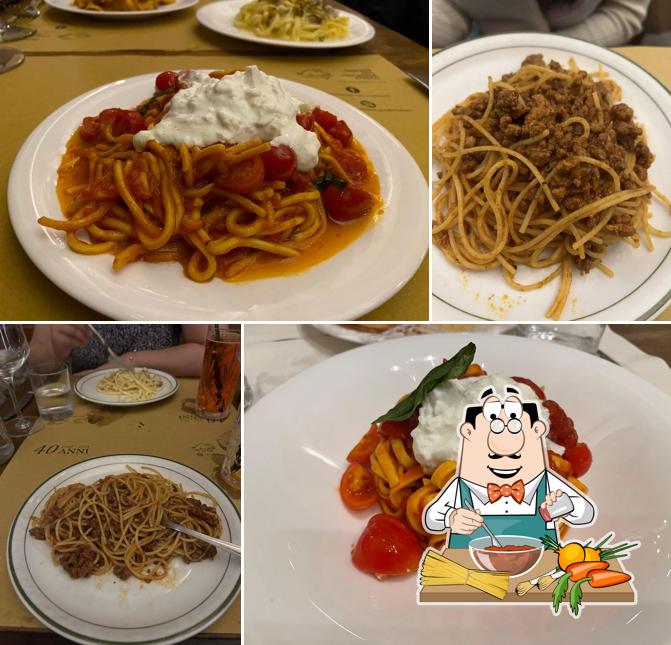 Spaghetti alla bolognese al Osteria Del Cinghiale Bianco