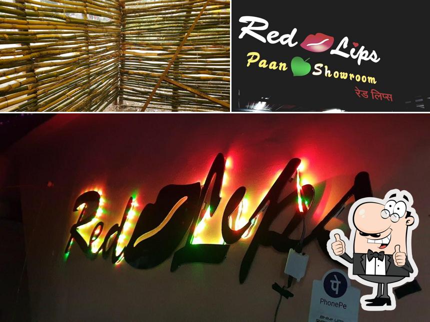 Red Lips Cafe Showroom