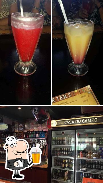 Genießt ein kühles Getränk im Casa Do Campo Portuguese Restaurant & Pub