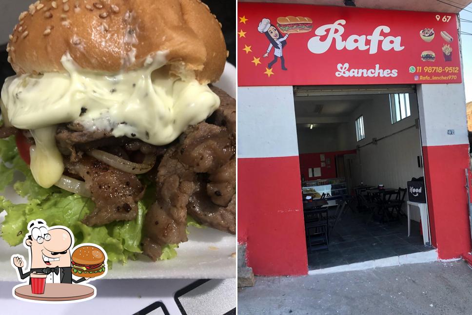 Os hambúrgueres do Rafa Lanches Delivery irão satisfazer uma variedade de gostos