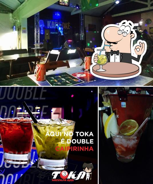 O Toka Snooker Karaokê Bar se destaca pelo bebida e interior