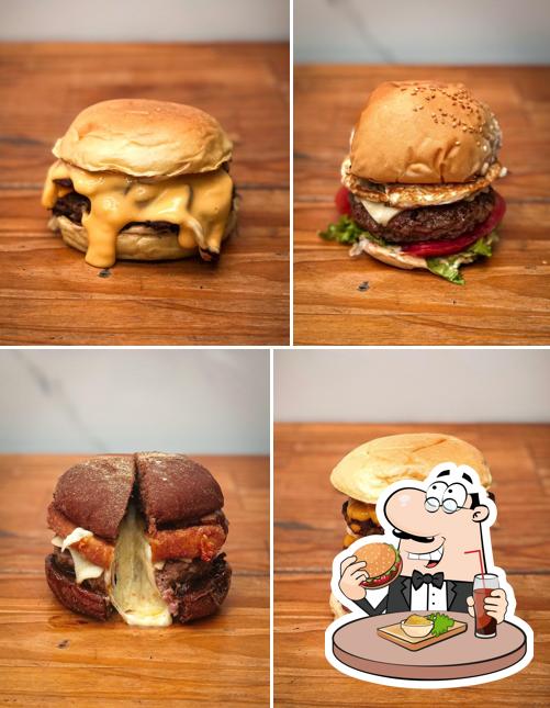 Peça um hambúrguer no Mirage Burger