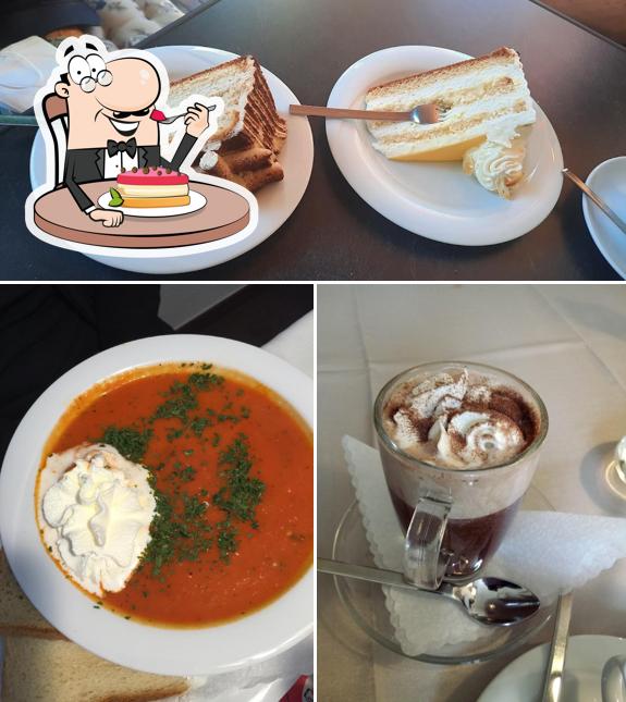 Café Schulken bietet eine Auswahl von Desserts 