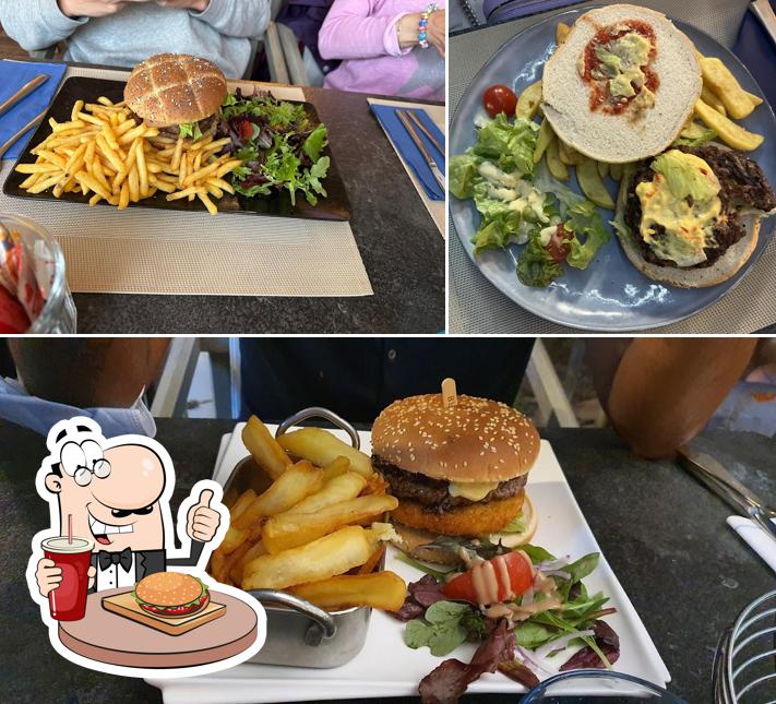 Commandez un hamburger à Évasion: Restaurant - Brasserie - Port Fréjus