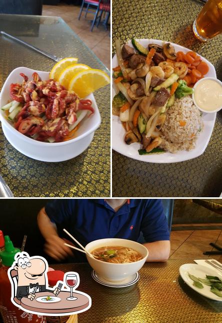 Еда в "Phoenix Thai & Japanese Restaurant"