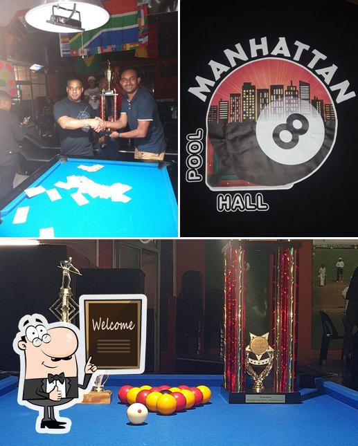 Regarder l'image de Manhattan Pub, Restaurant & Pool Hall