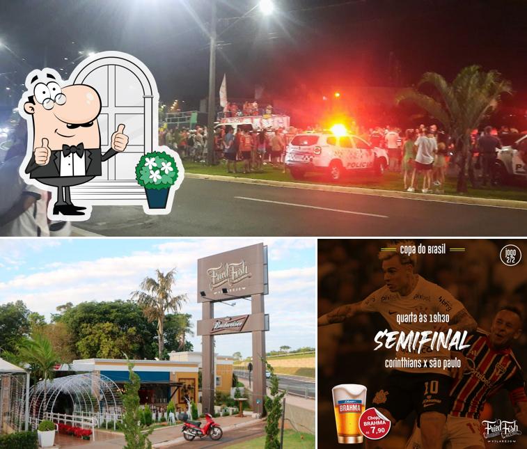 A imagem do Fried Fish Vilarejo’s exterior e bebida