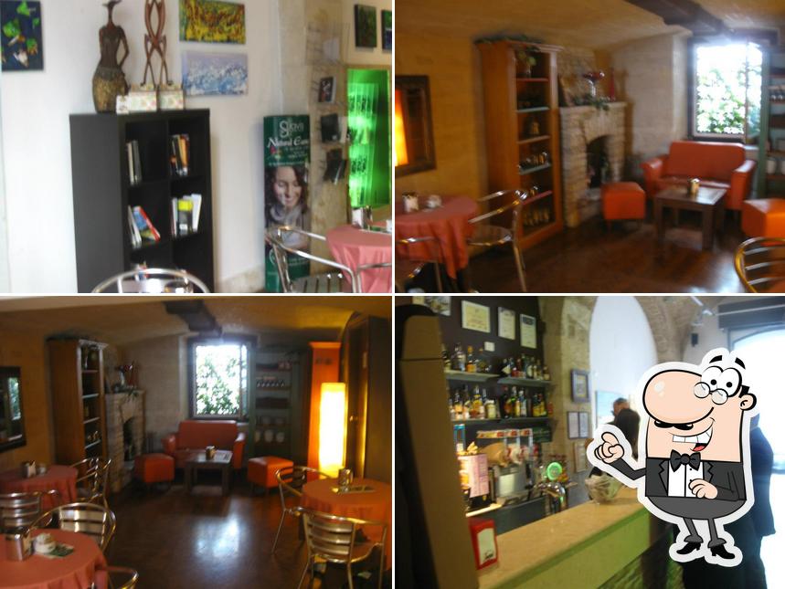 Découvrez l'intérieur de Book Bar puro Feeling Bari