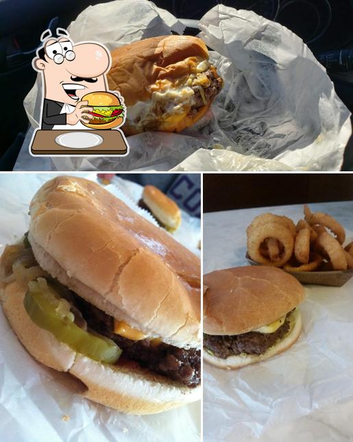 Tómate una hamburguesa en Nite Owl Drive-In Ice Cream Parlor & Sandwich Shoppe