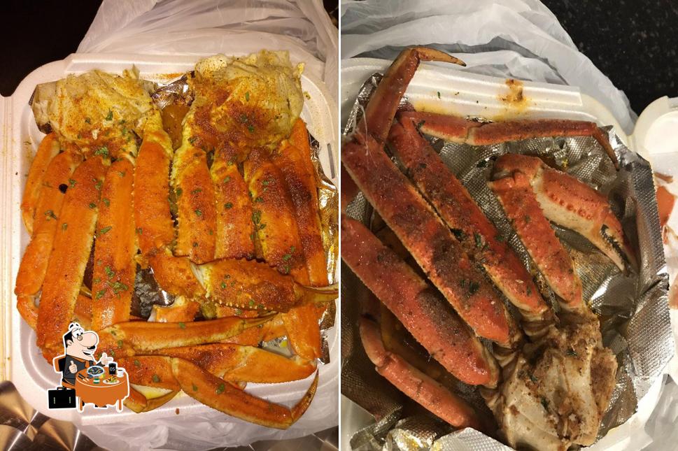 Посетители "Eat N Wash" могут попробовать разные блюда из морепродуктов