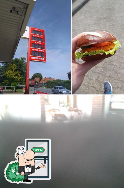 Voici la photo affichant la extérieur et burger sur star Tankstelle