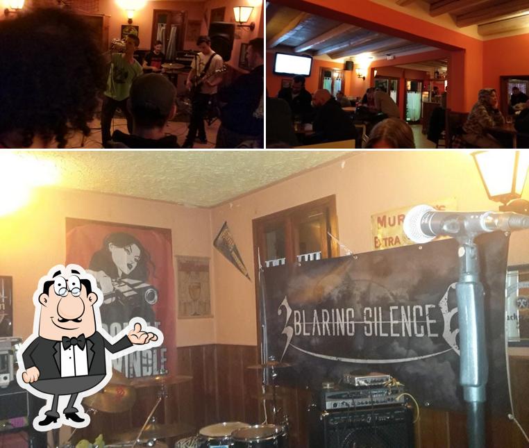 Dai un'occhiata agli interni di Bar L'incognita