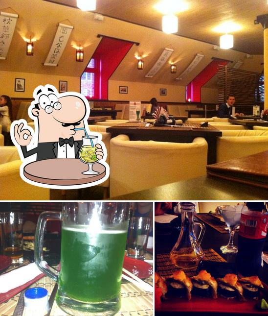 Это фото, где изображены напитки и внутреннее оформление в Мацури, ресторан