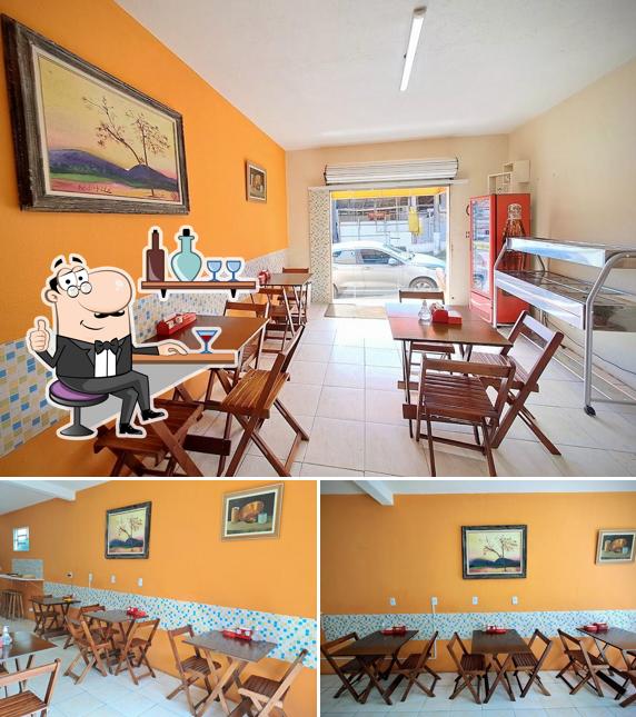 O interior do Restaurante e Café na Montanha