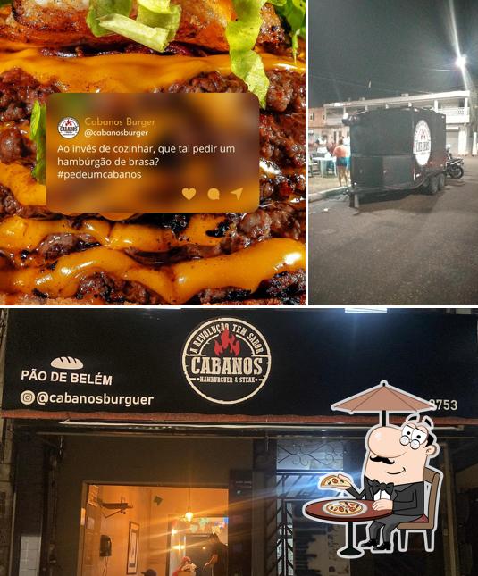 Entre diversos coisas, exterior e comida podem ser encontrados no Cabanos Burger