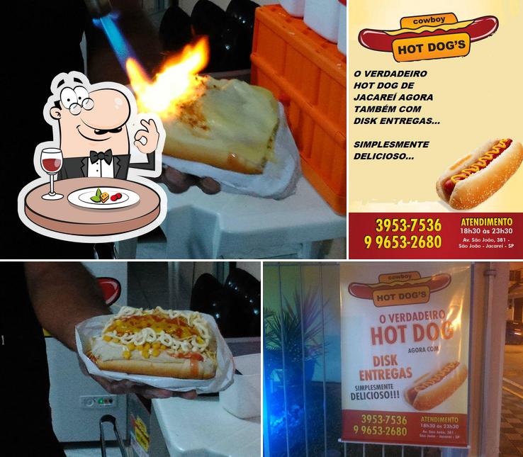 Comida em Cowboy Hot Dog's