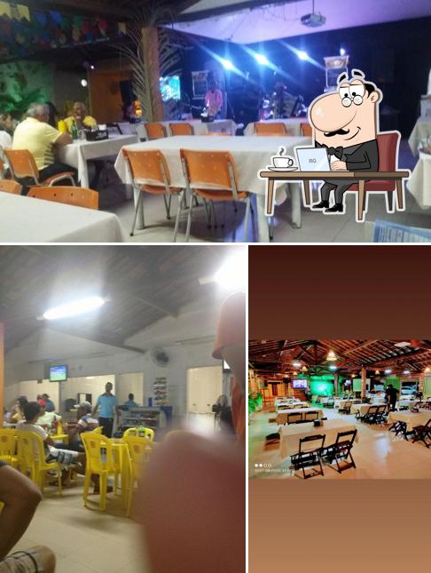 O interior do Styllu's Churrascaria