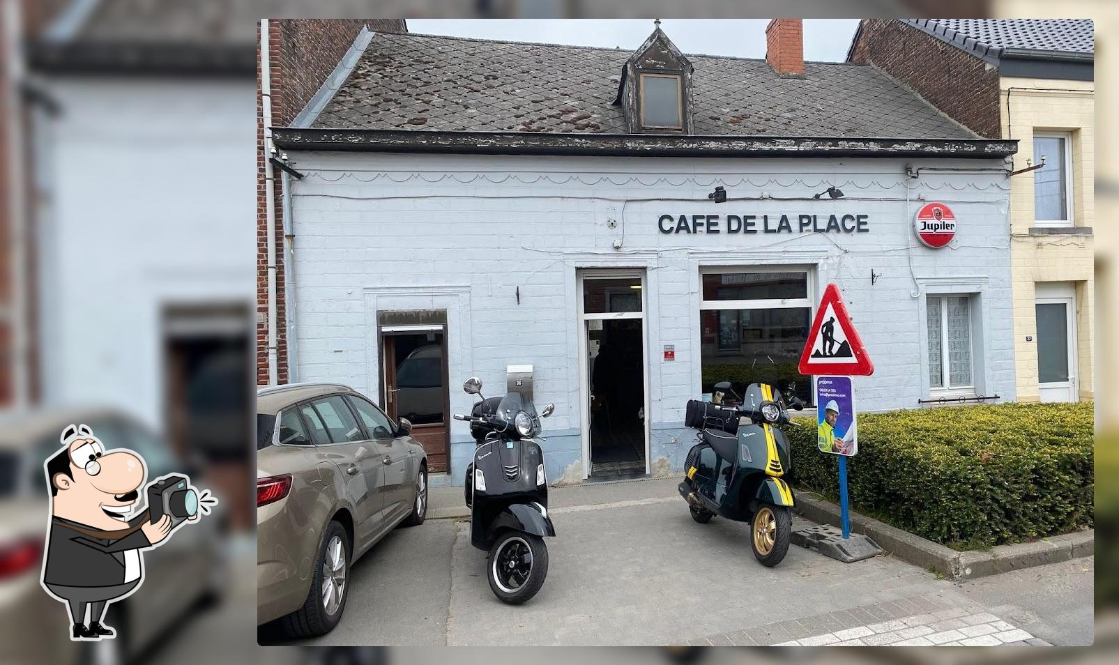 Cafe De La Place