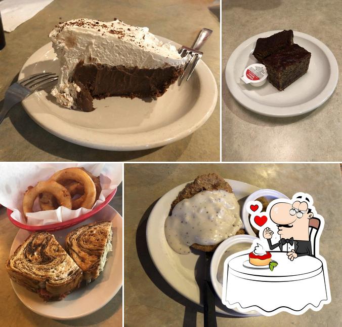 Reececliff Family Diner, 940 Florida Ave S in Lakeland Restaurant