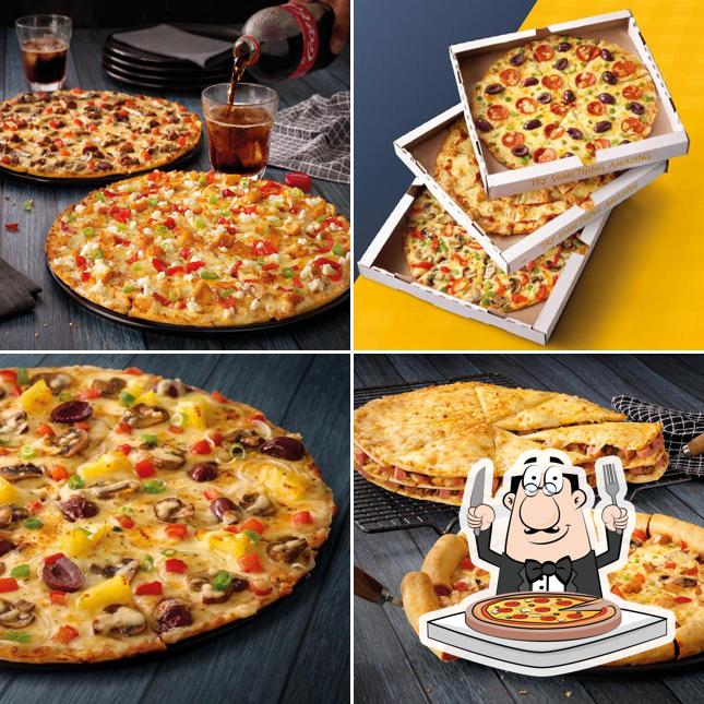 Отведайте пиццу в "Debonairs Pizza"