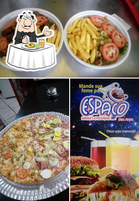 Comida em Espaço lanche