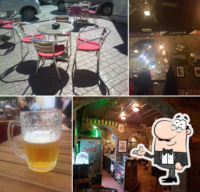 Siediti a un tavolo di England Pub (Bar)