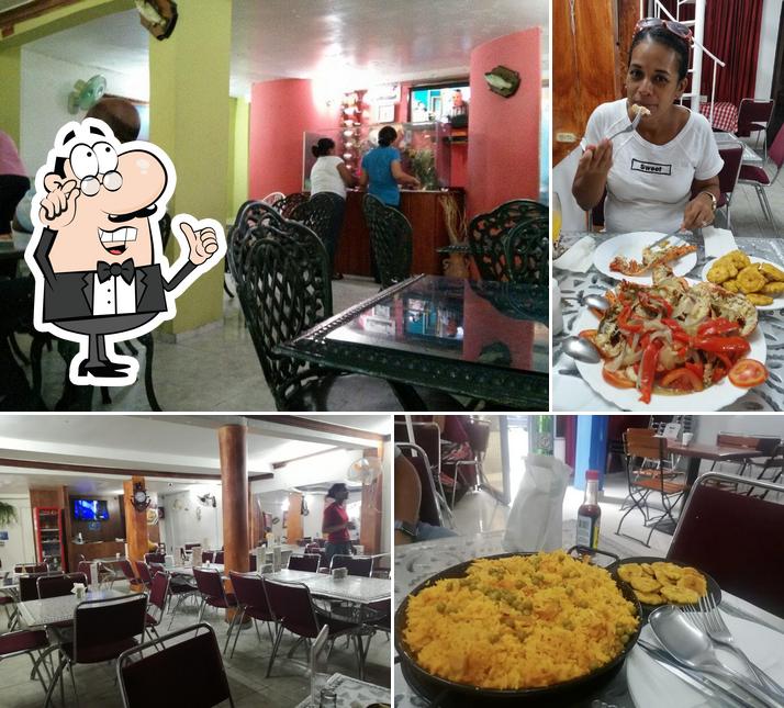 Las Delicias Todo Mariscos restaurant, Santo Domingo, C2HC+8F7 - Restaurant  reviews