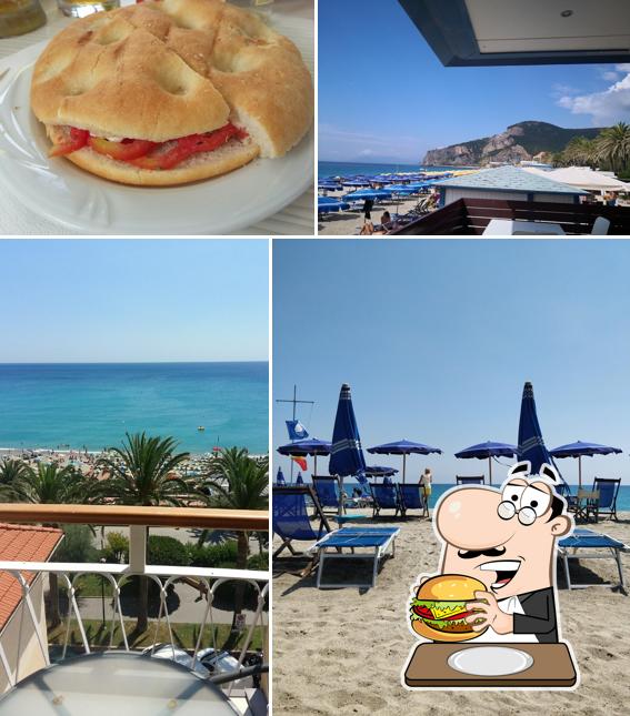 Prenditi un hamburger a Elios Blue Beach