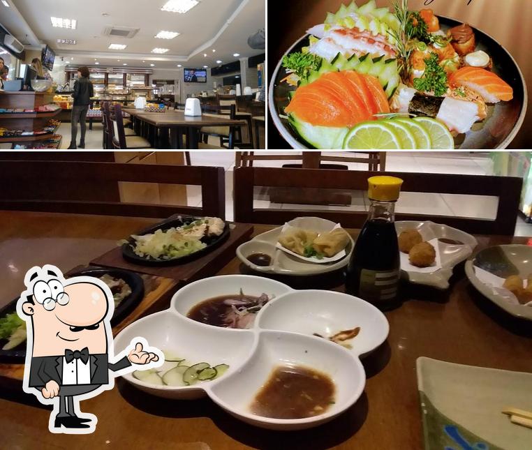 A imagem do Restaurante Japonês - MAKOTO SUSHI DIADEMA’s interior e comida