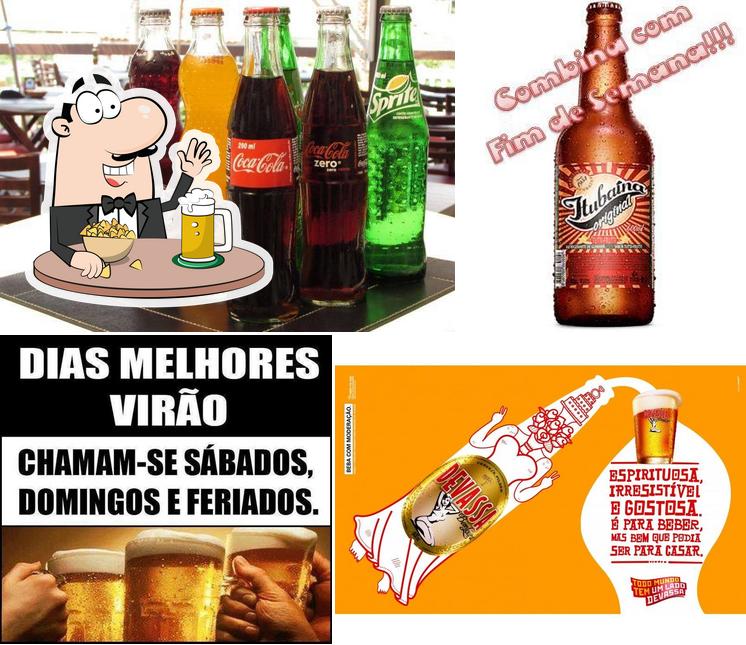 Peça um copo de cerveja leve ou escura