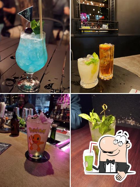 Try out various drinks available at Tres Monos