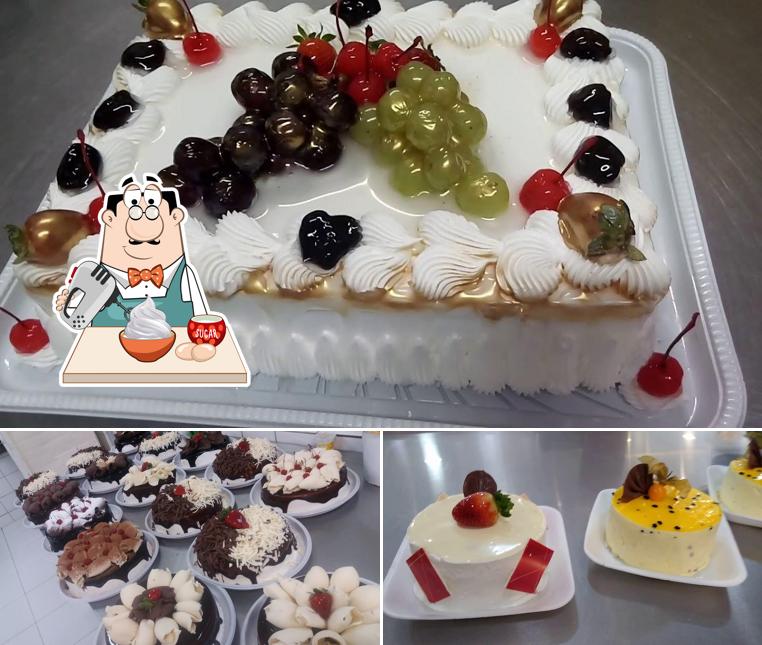 Panificadora E Confeitaria Novo Sabor serve uma escolha de pratos doces