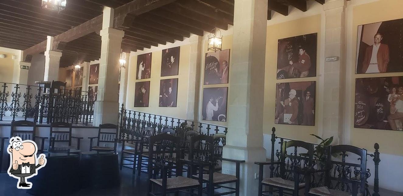 Alcazar Cafeteria Bar in Jerez de la Frontera - Restaurant reviews