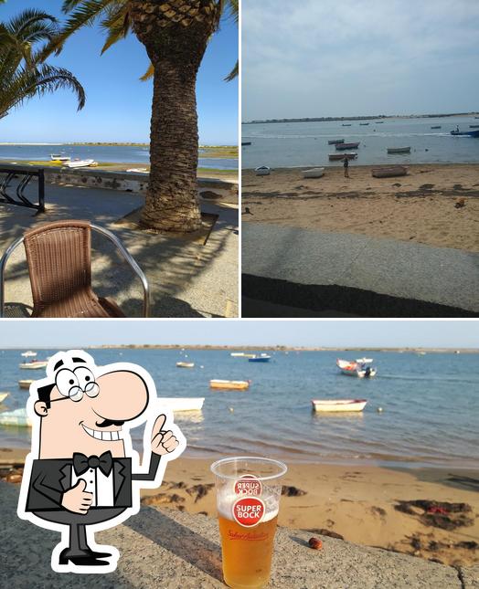 Здесь можно посмотреть снимок паба и бара "Bar Da Praia Fabrica"