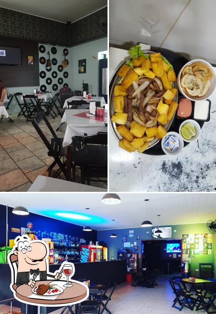 Bar e lanchonete Strike Beer serve pratos de carne