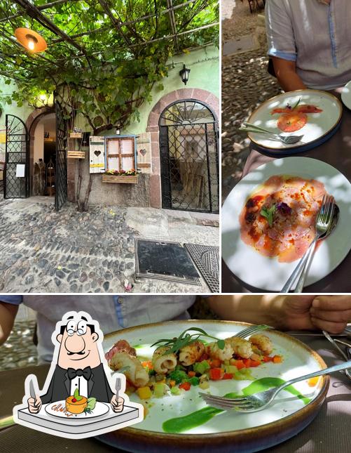 Voici la photo affichant la nourriture et intérieur sur Ristorante Essenza al Borgo Sant'Ignazio